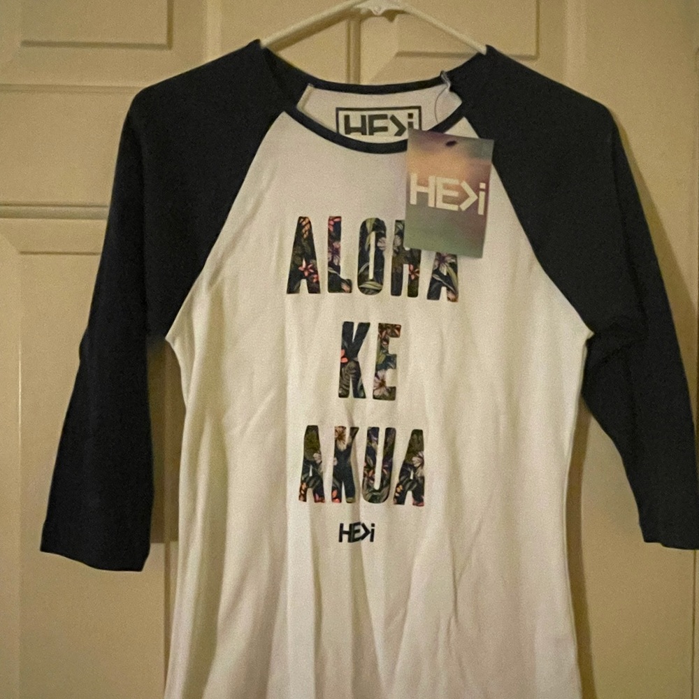 HE>i baseball tee!!! NWT size M